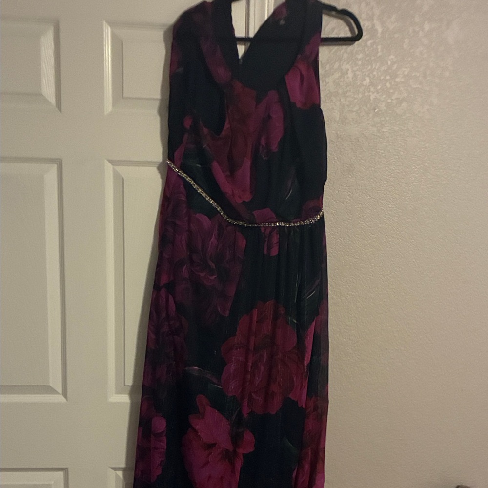 SLNY Elegant Black and Pink Maxi Dress